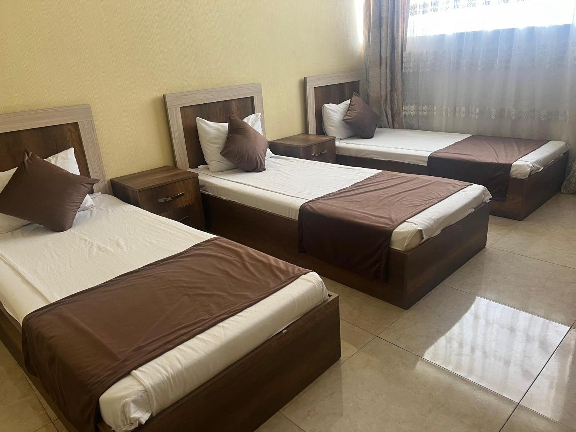 Rahat Hotel Ganja Esterno foto