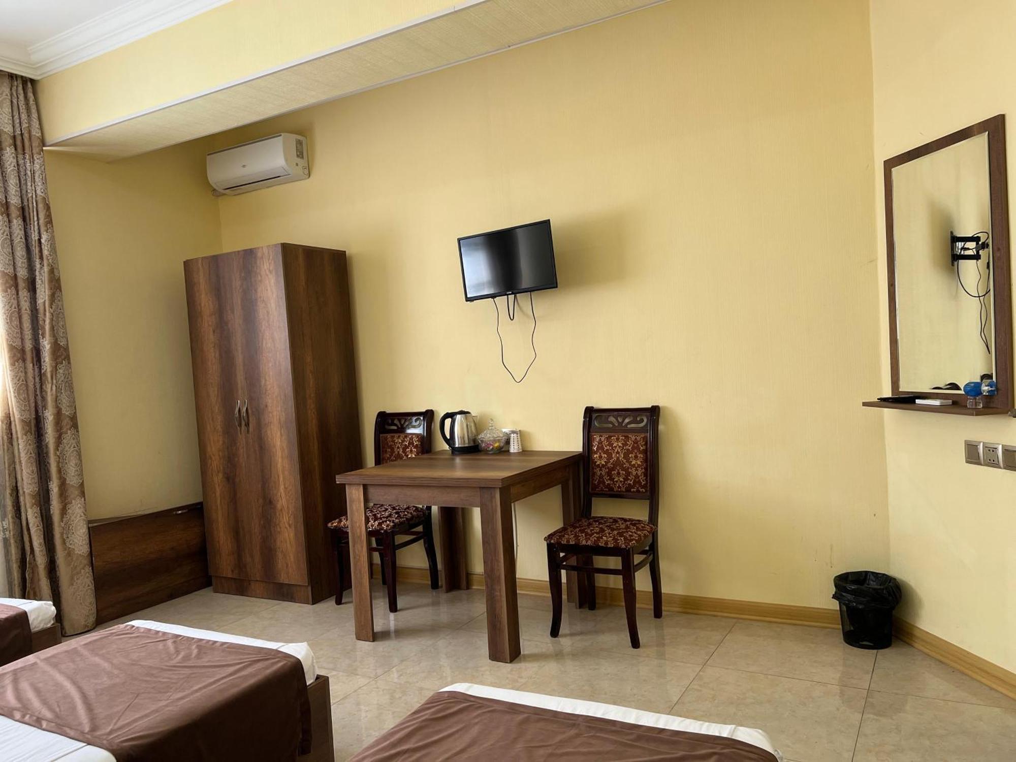 Rahat Hotel Ganja Esterno foto