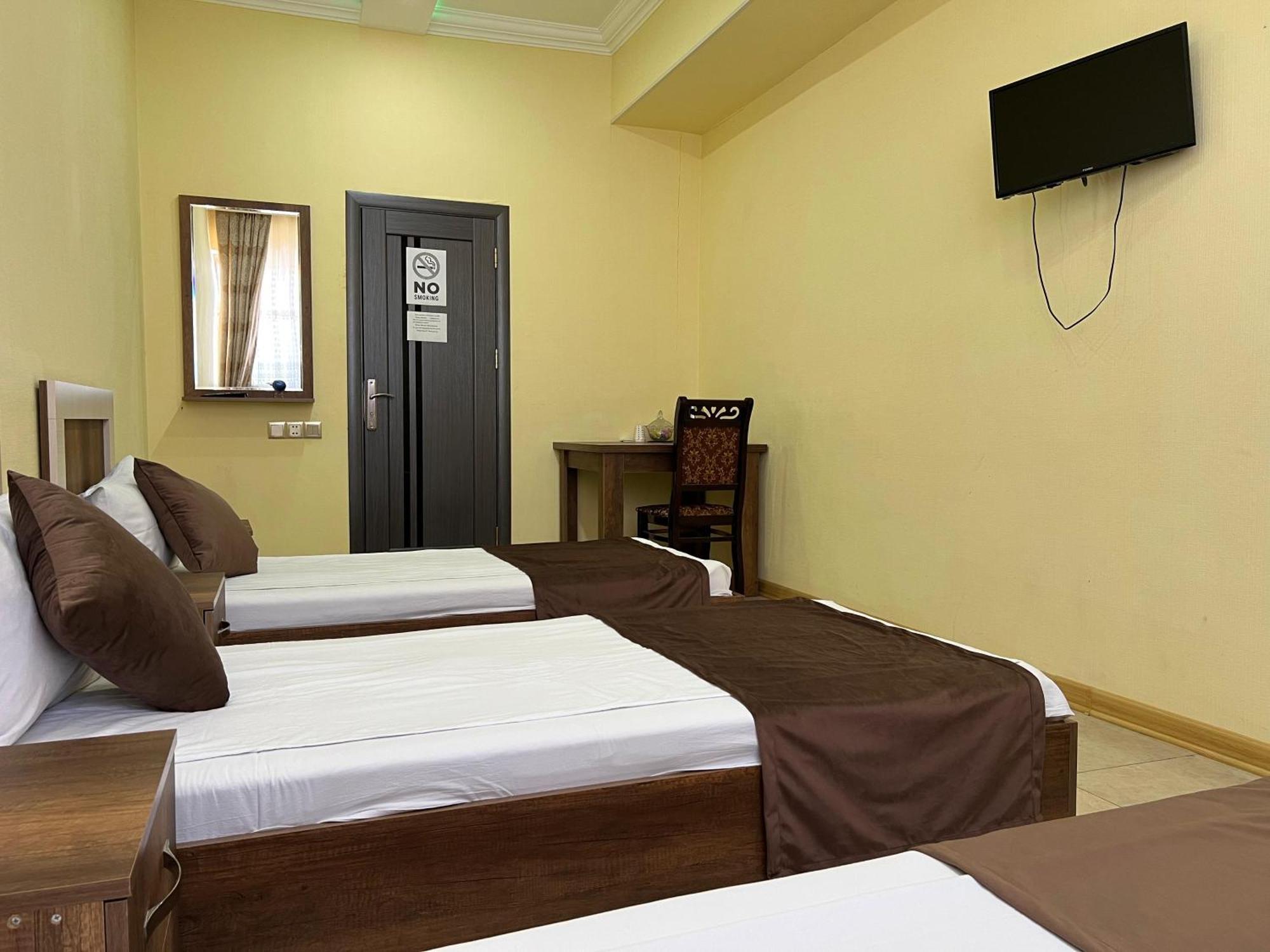 Rahat Hotel Ganja Esterno foto